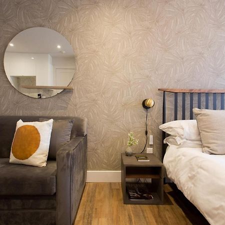 Romantic Studio In The Heart Of Little Italy By Den Stays Montreal Zewnętrze zdjęcie