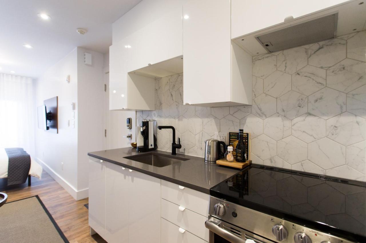 Romantic Studio In The Heart Of Little Italy By Den Stays Montreal Zewnętrze zdjęcie