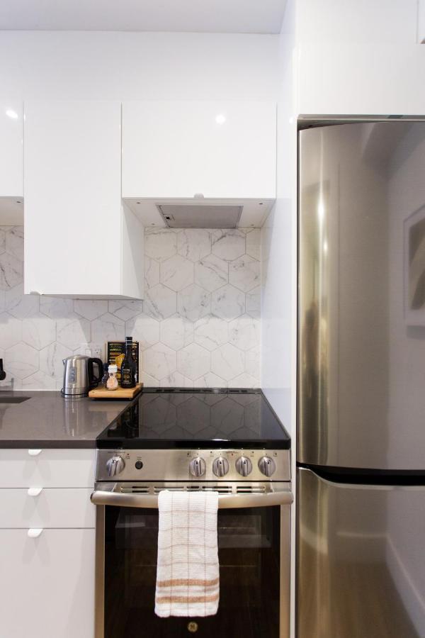 Romantic Studio In The Heart Of Little Italy By Den Stays Montreal Zewnętrze zdjęcie