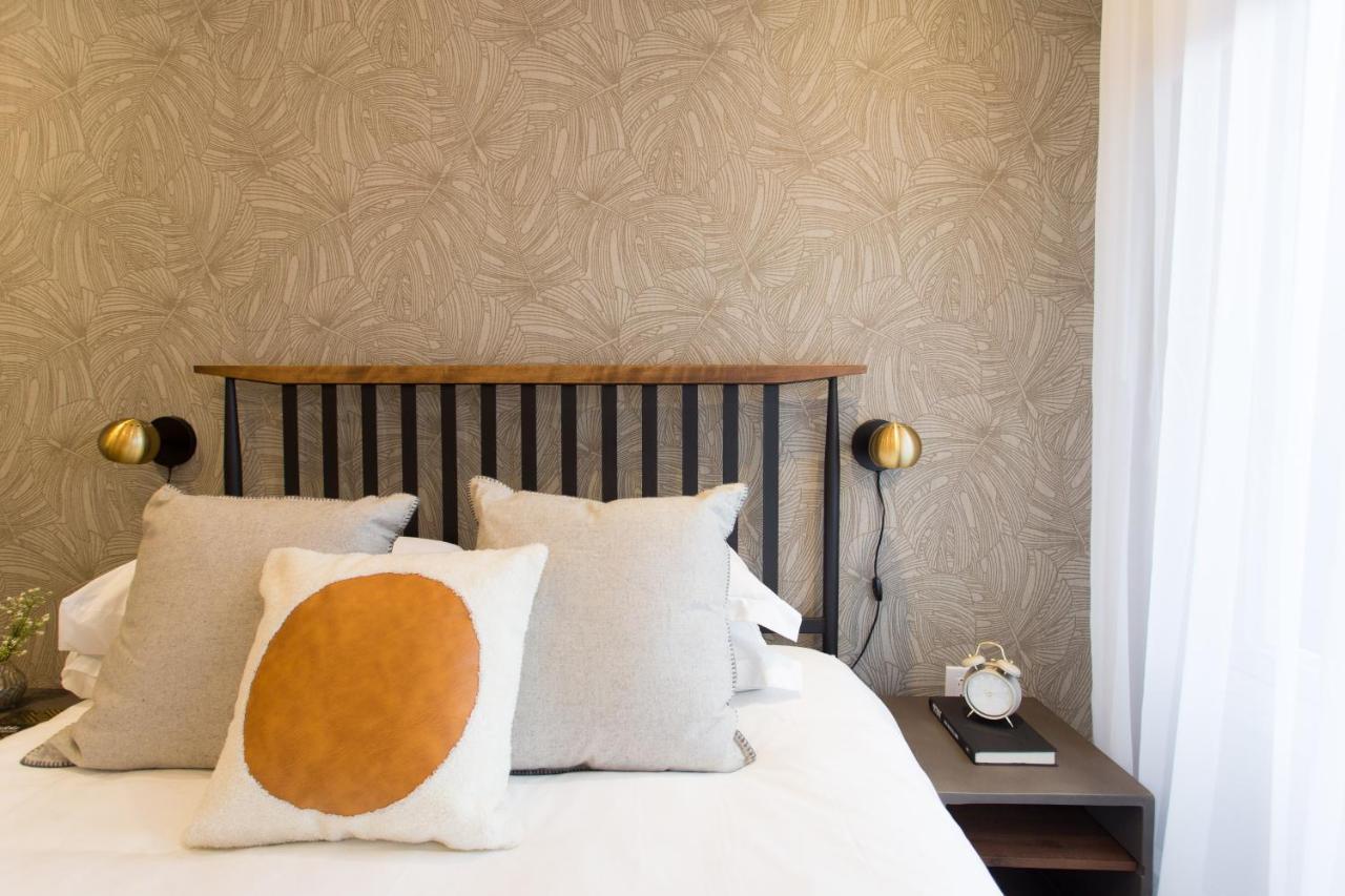 Romantic Studio In The Heart Of Little Italy By Den Stays Montreal Zewnętrze zdjęcie