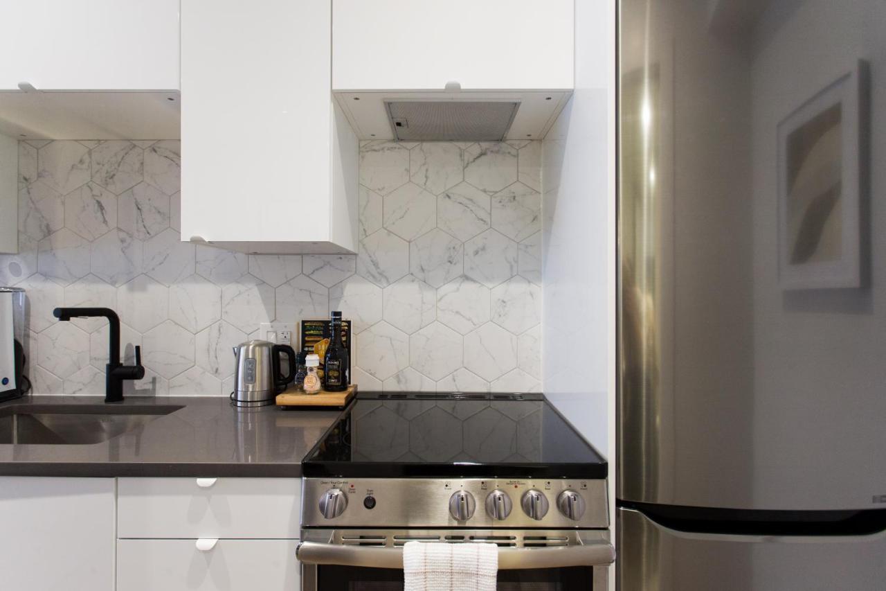 Romantic Studio In The Heart Of Little Italy By Den Stays Montreal Zewnętrze zdjęcie
