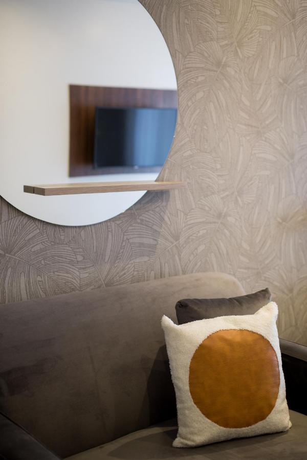 Romantic Studio In The Heart Of Little Italy By Den Stays Montreal Zewnętrze zdjęcie